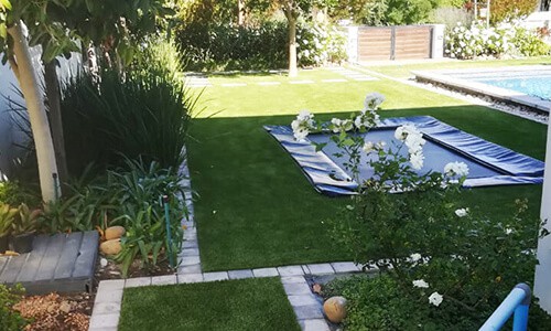 https://www.easigrassjhb.co.za/wp-content/uploads/2020/09/easigrass-umhlanga-artificial-grass-gardens.jpg